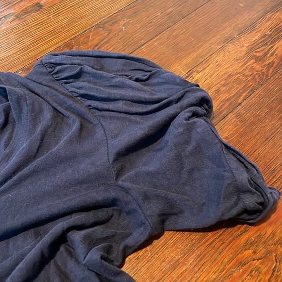 Sundry Women’s Navy Blue Top Size 1 Small - Picture 3 of 6